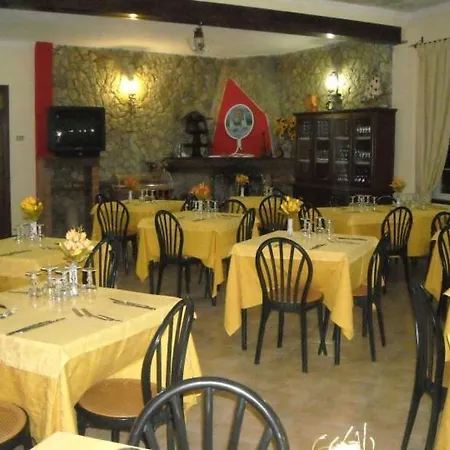 Il Castello Hotel *